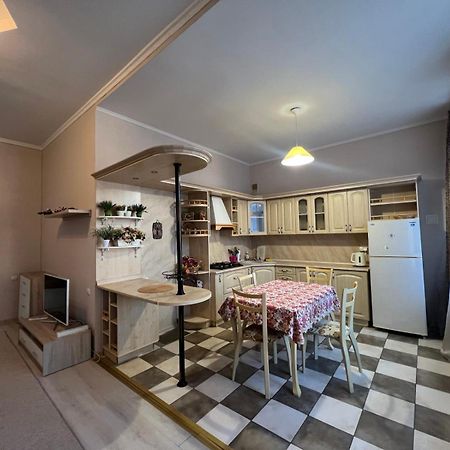 Apartment On Baseinaya Street 13 Kiev Bagian luar foto