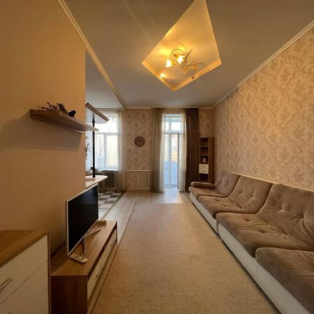Apartment On Baseinaya Street 13 Kiev Bagian luar foto